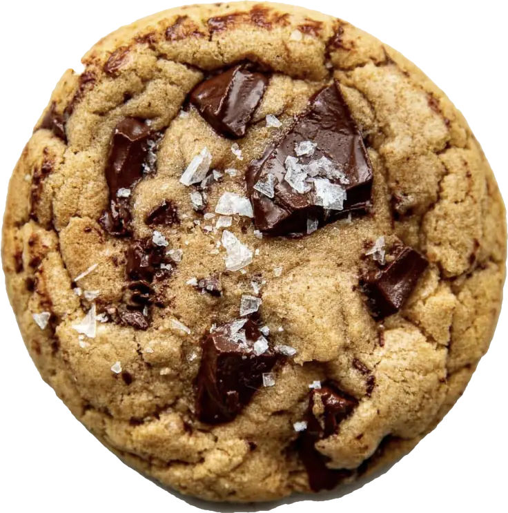 Keto Chocochip Cookie de PROT INN vista desde arriba, con trozos de chocolate y sal en escamas